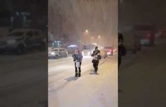 Karla Mücadele etmesi beklenen Kartal Belediyesi'nin Zabıta arabası bile yollarda kaldı