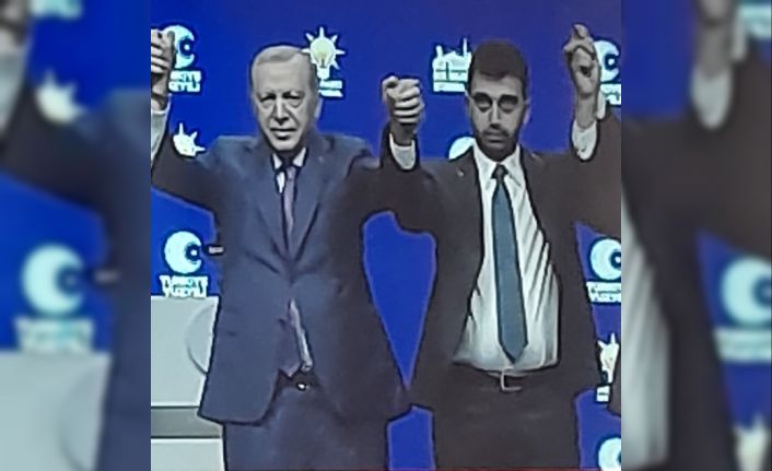 CHP'li Başkan Eren Ali Bingöl AK Parti'ye geçti.