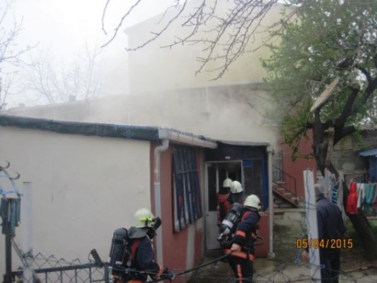 Yangın Kartal'da bir aileyi perişan etti! 