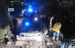 Pendik'te Trafik Kazasında araç takla attı