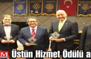 Ümraniye'de çıkan daire yangını mahallelileri...